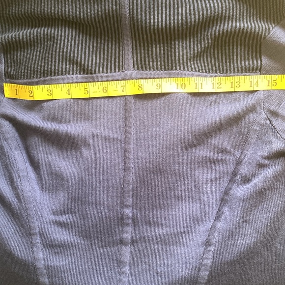 Lululemon Iconic Sweater Wrap Blue/Black Med or Large - Picture 10 of 11